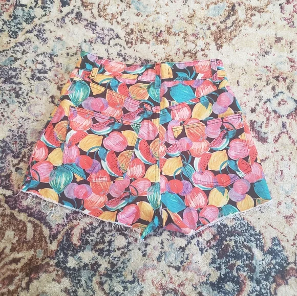 Zara High Rise Denim Shorts Festival Colorful Fruit Print Raw Hem Size 4 - Picture 4 of 11